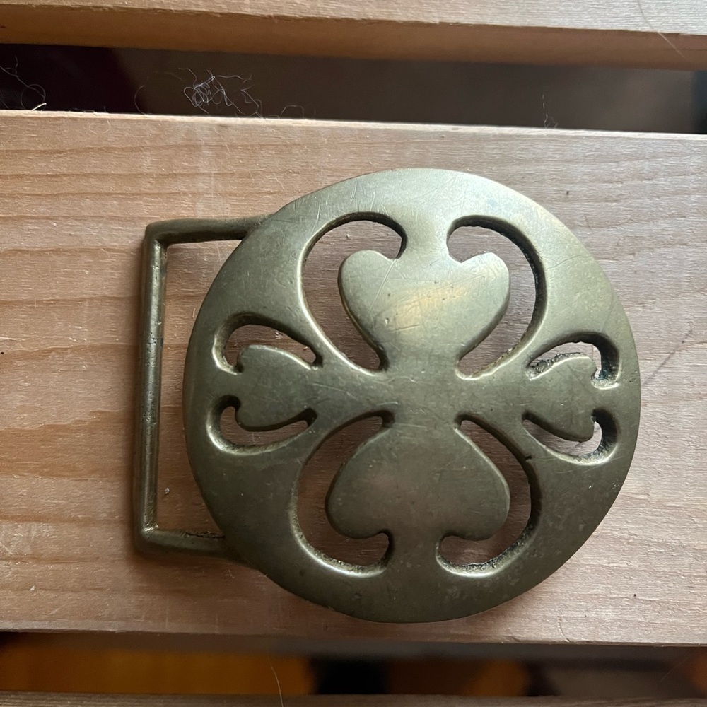 Brass belt buckle clover pattern